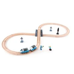 Hape Figure 8 Safety Set